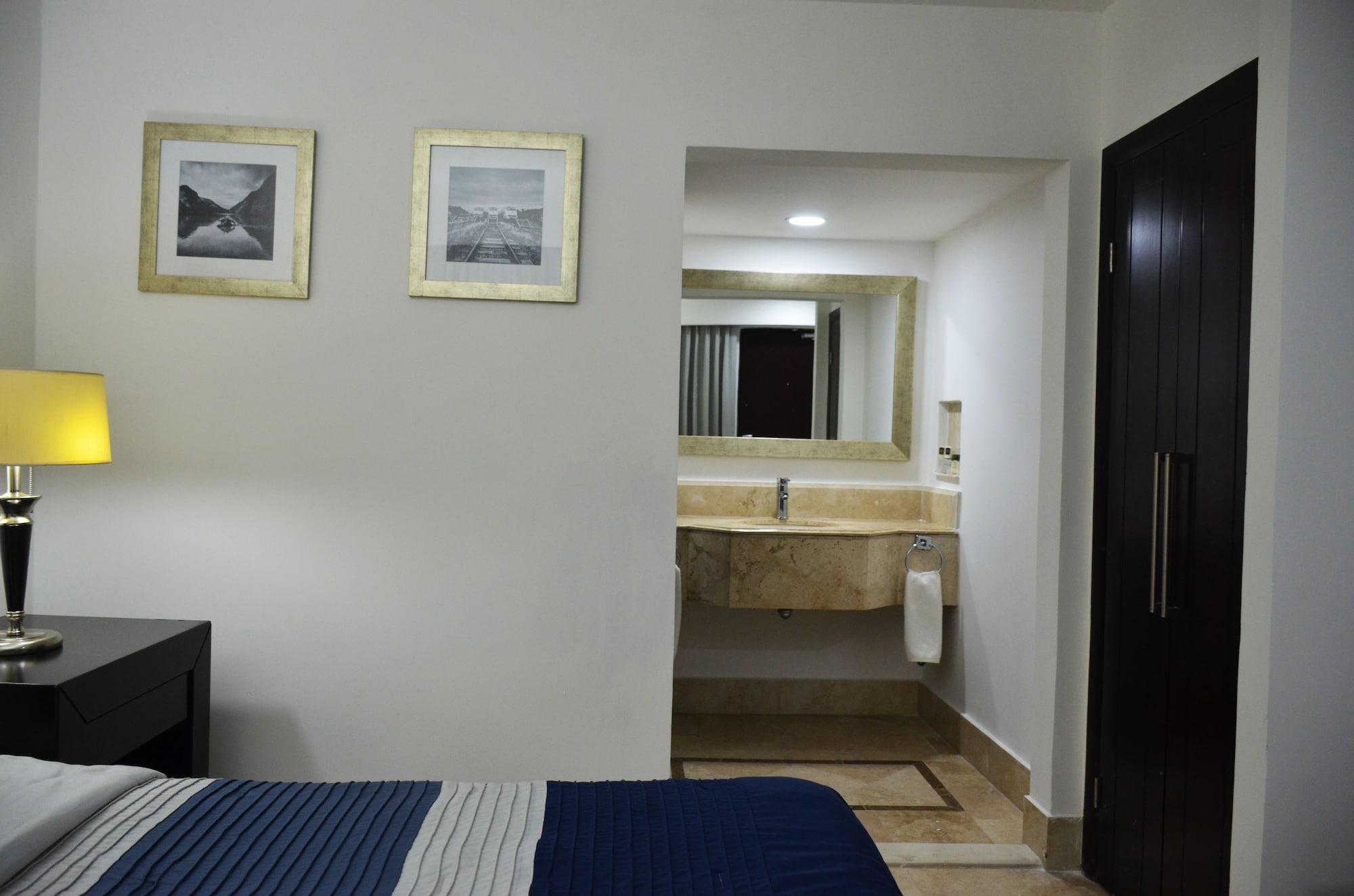 Wyndham Garden Los Mochis Plaza Inn Exterior photo