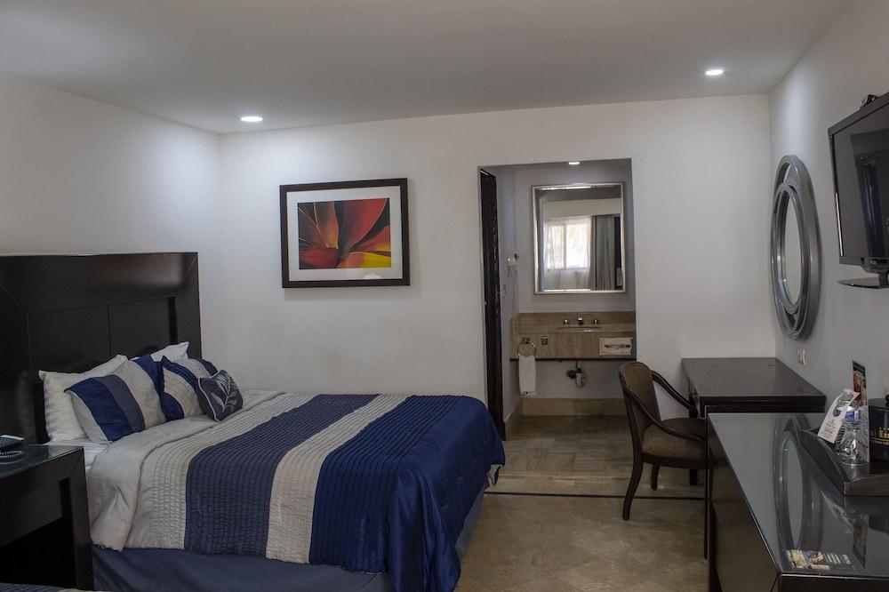 Wyndham Garden Los Mochis Plaza Inn Exterior photo