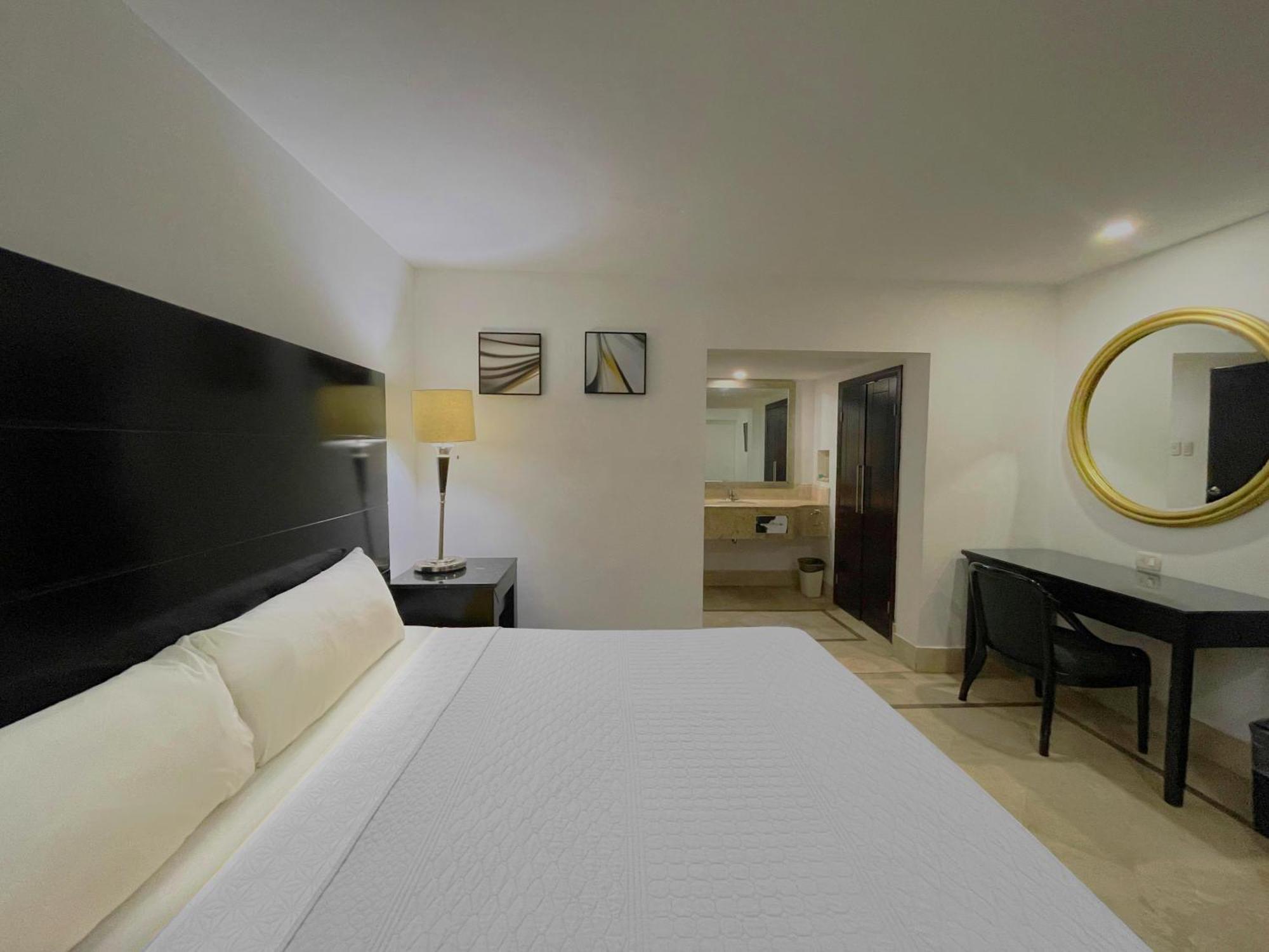 Wyndham Garden Los Mochis Plaza Inn Exterior photo
