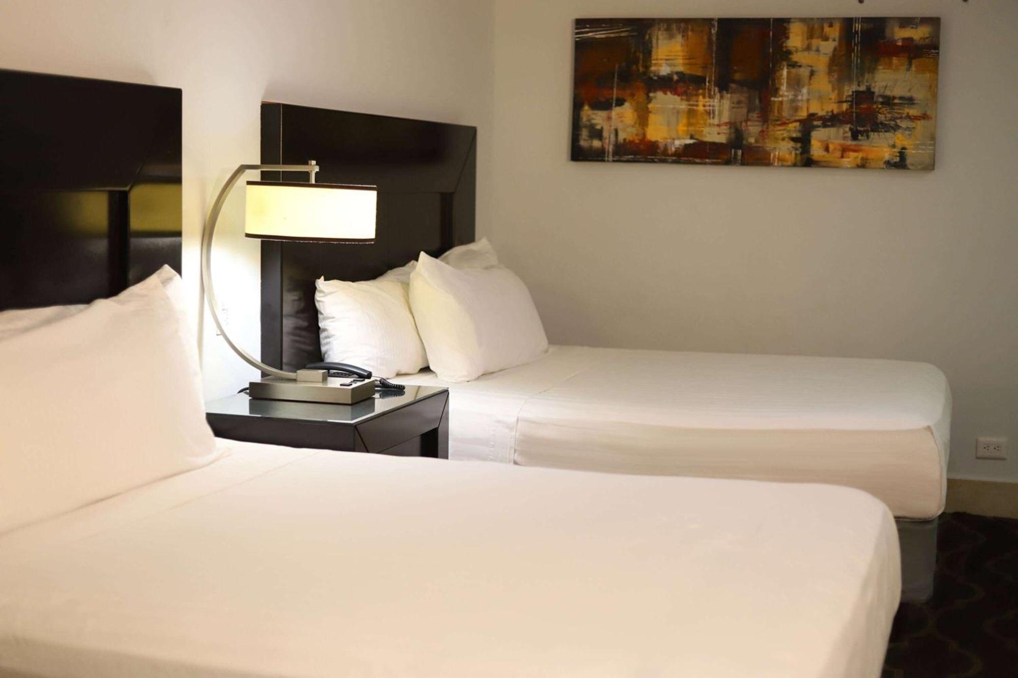 Wyndham Garden Los Mochis Plaza Inn Exterior photo